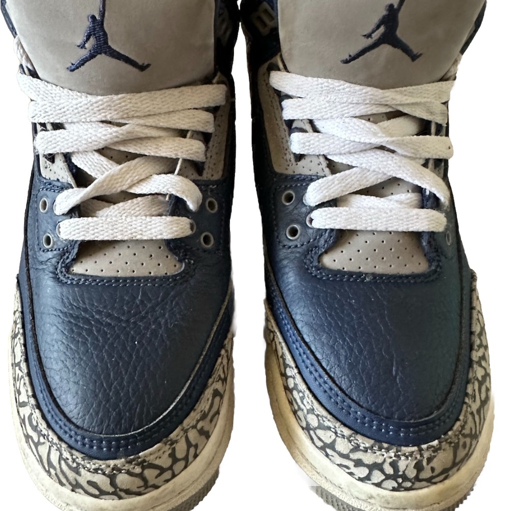Air Jordan 3 Retro Navy Sneakers